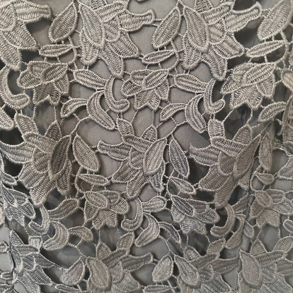 Eliza J Elegant Dress for Any Special Occasion - Picture 4 of 4